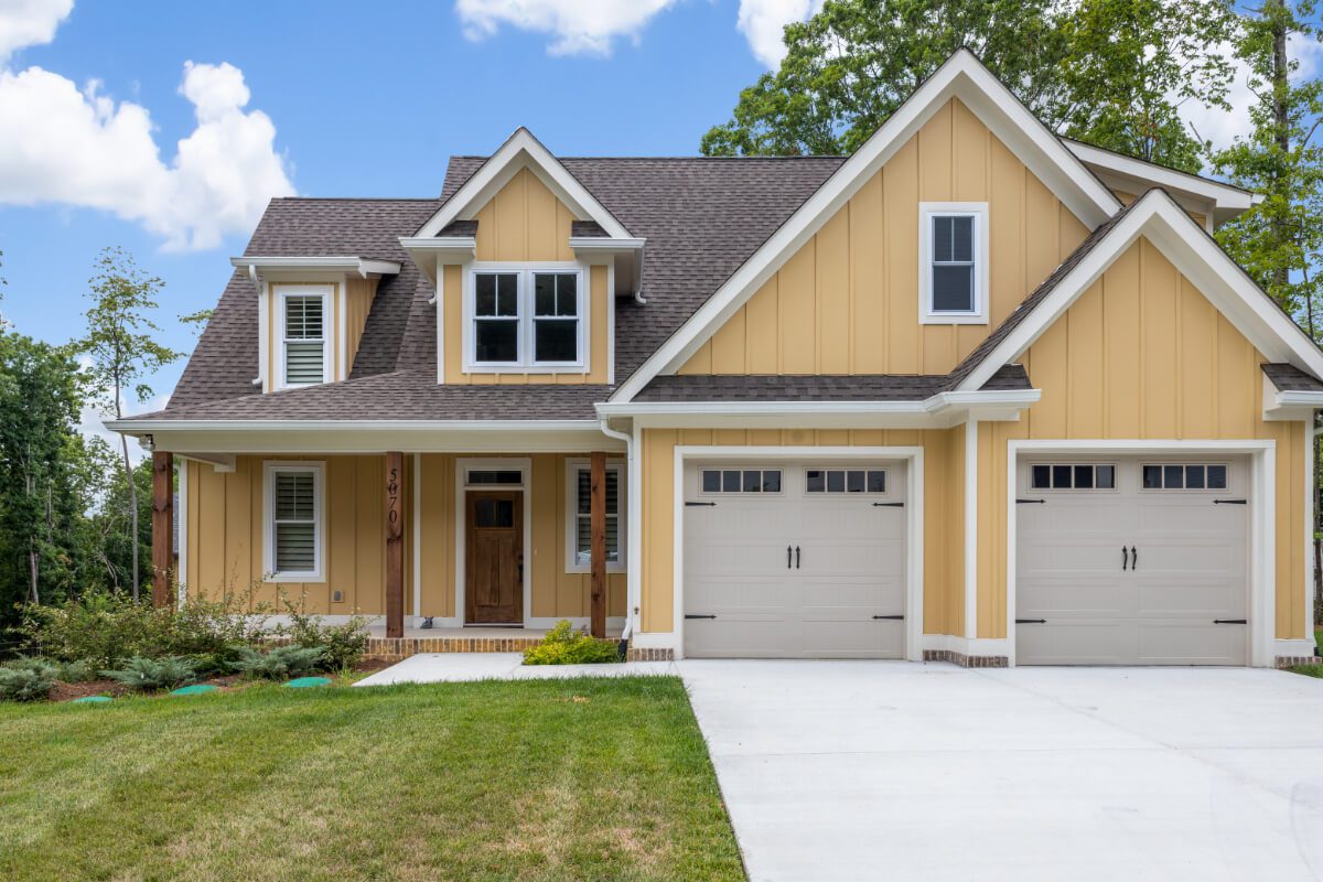 Mountain Farmhouse custom home in Signal Mountain, TN — Baker Homes